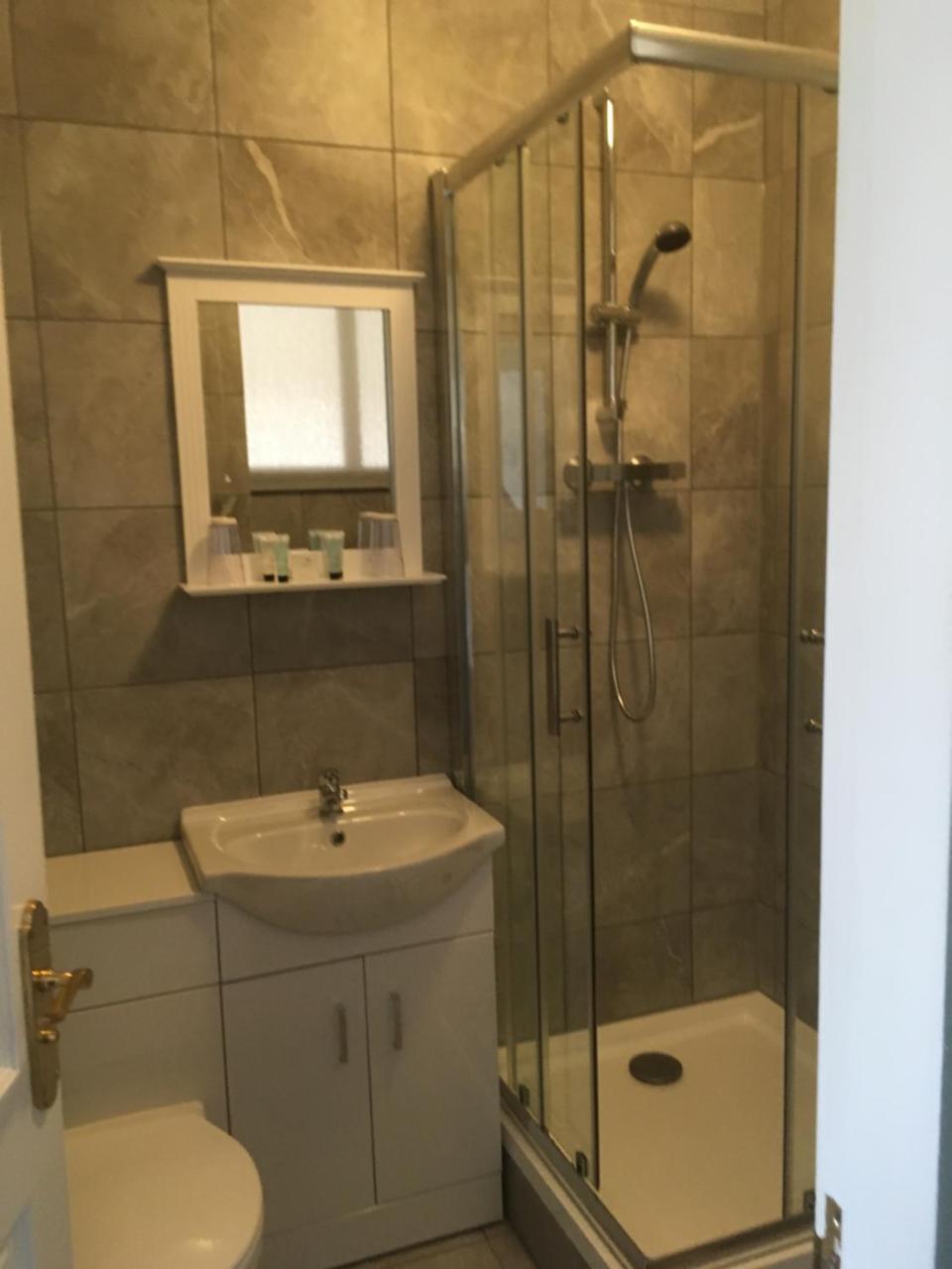 Grosvenor Hotel 3*